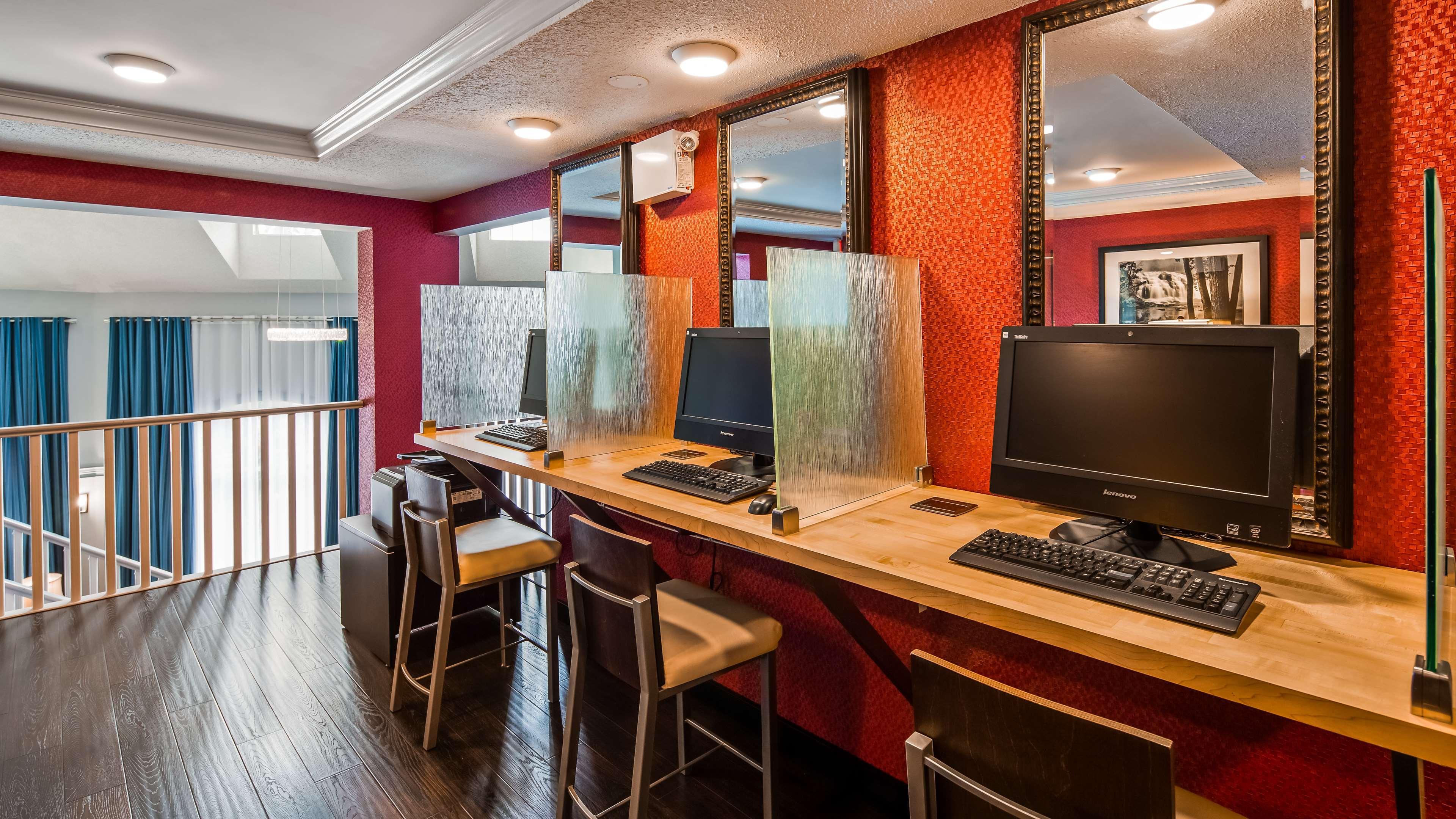 Best Western Plus Regency Inn And Conference Centre Abbotsford Ngoại thất bức ảnh