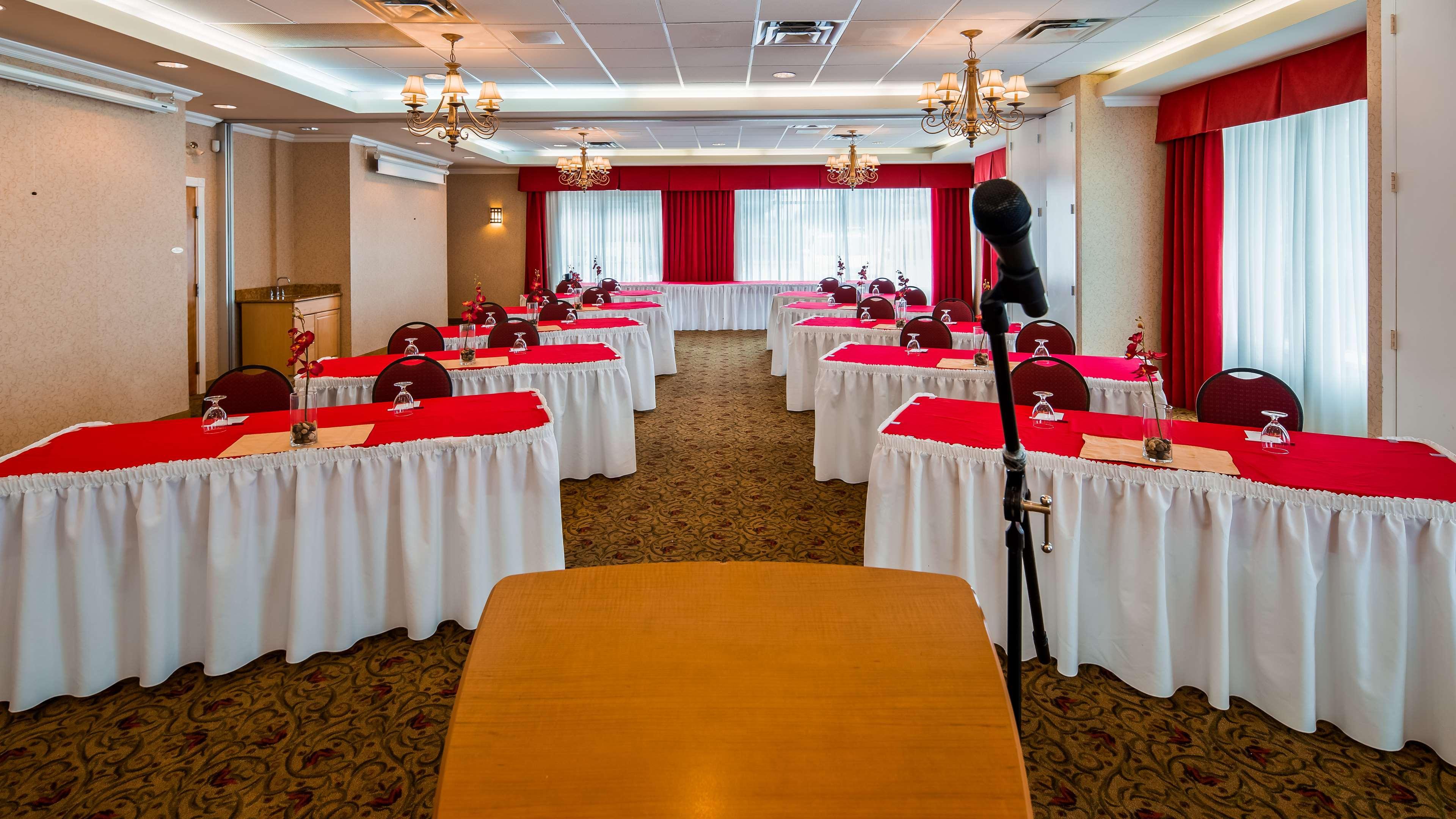 Best Western Plus Regency Inn And Conference Centre Abbotsford Ngoại thất bức ảnh