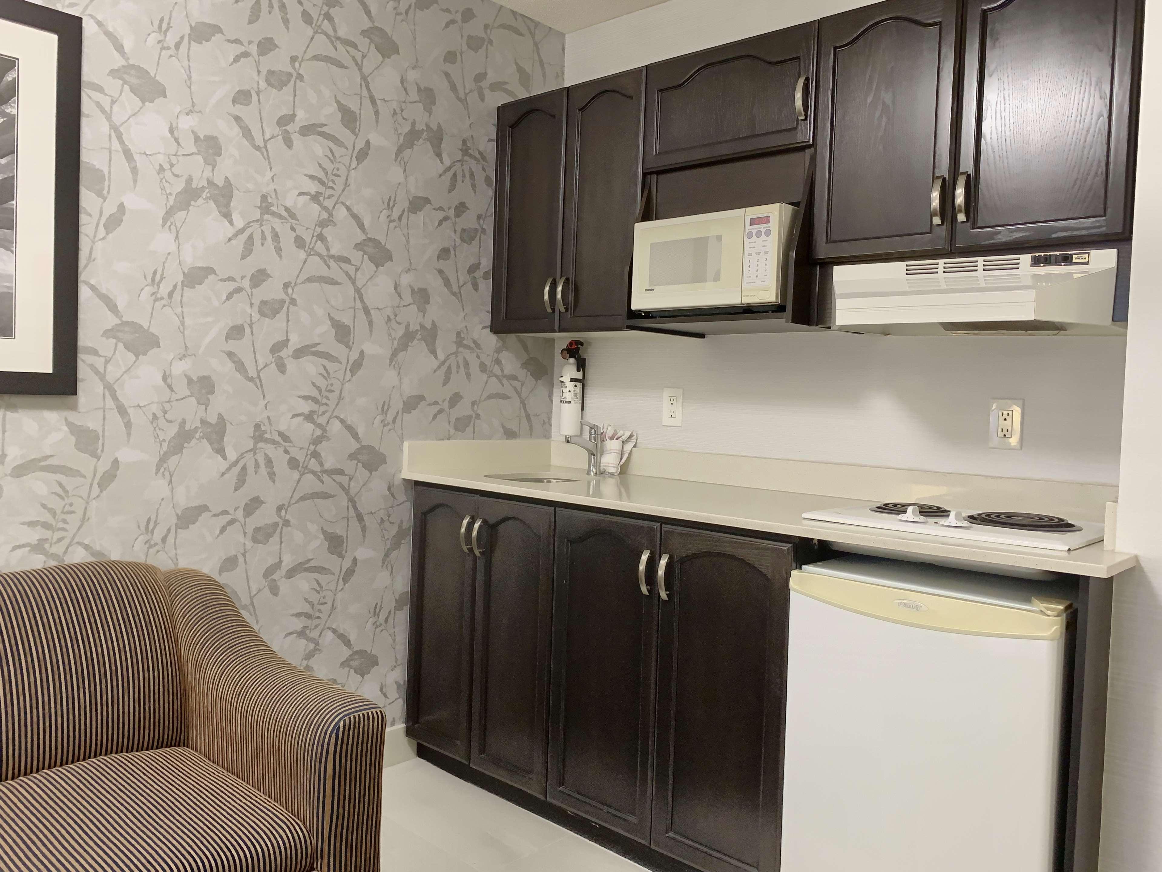Best Western Plus Regency Inn And Conference Centre Abbotsford Ngoại thất bức ảnh