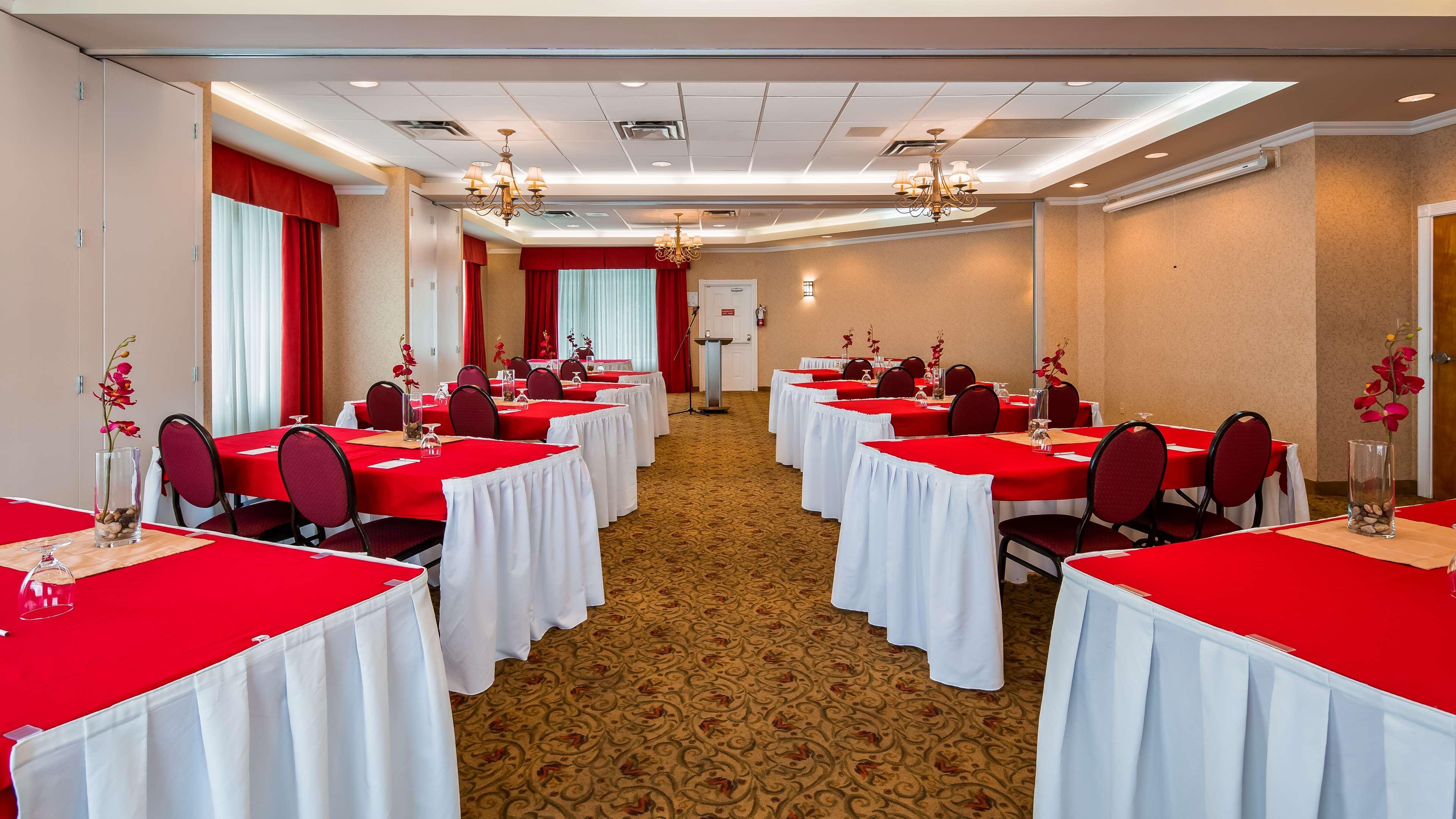 Best Western Plus Regency Inn And Conference Centre Abbotsford Ngoại thất bức ảnh